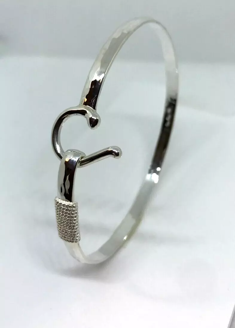Island hook shop bracelet