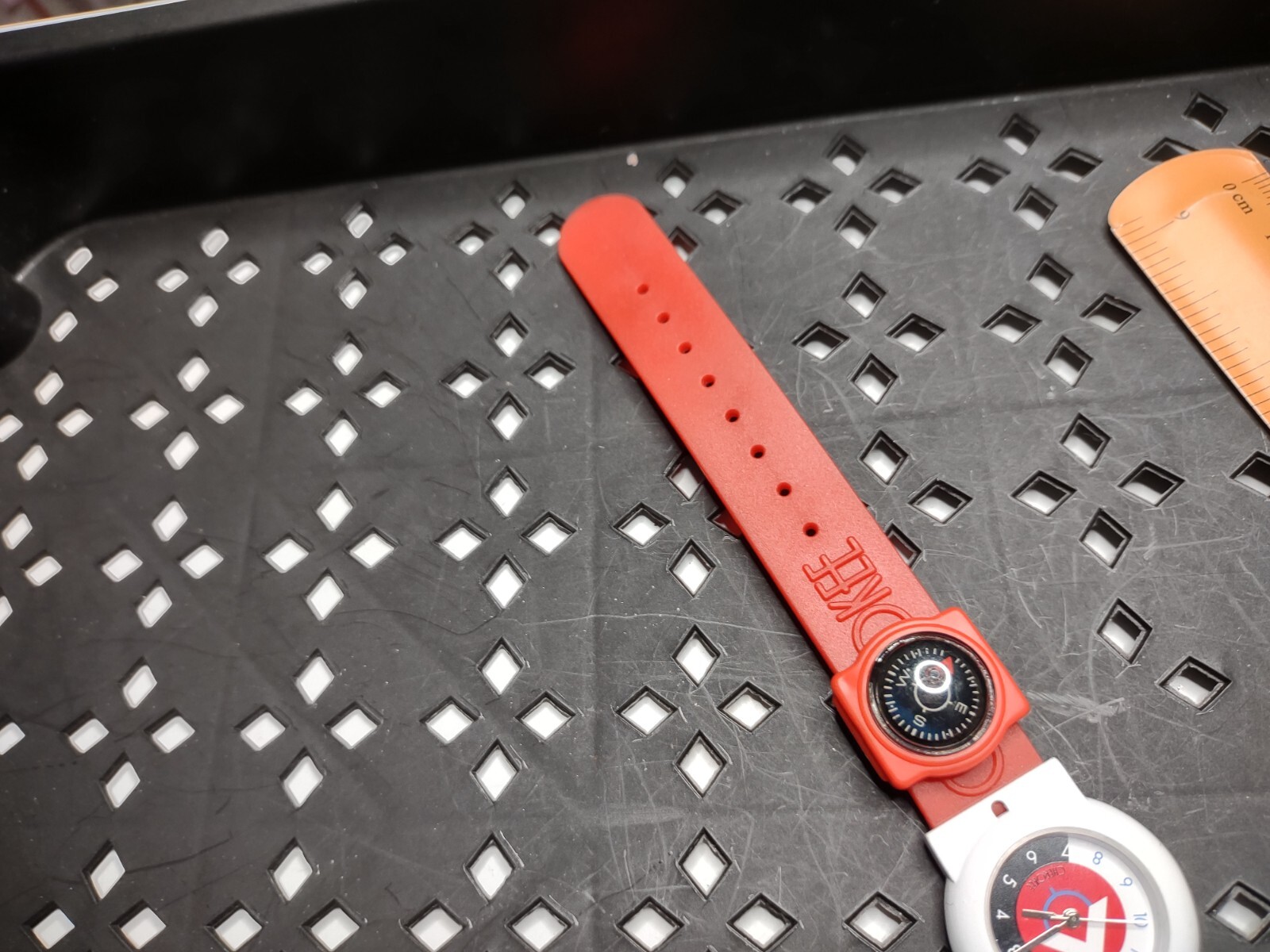 Untested Red Cherokee Compass Watch - image 5