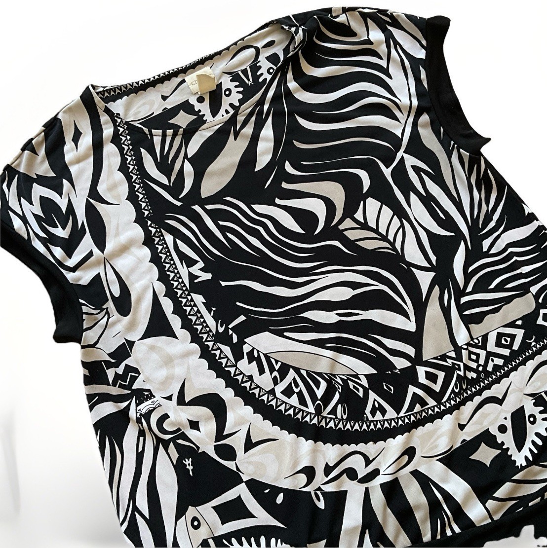Chicos Size 2 US 12 Med Short Sleeve Tunic Blouse Asymmetrical Hem Top