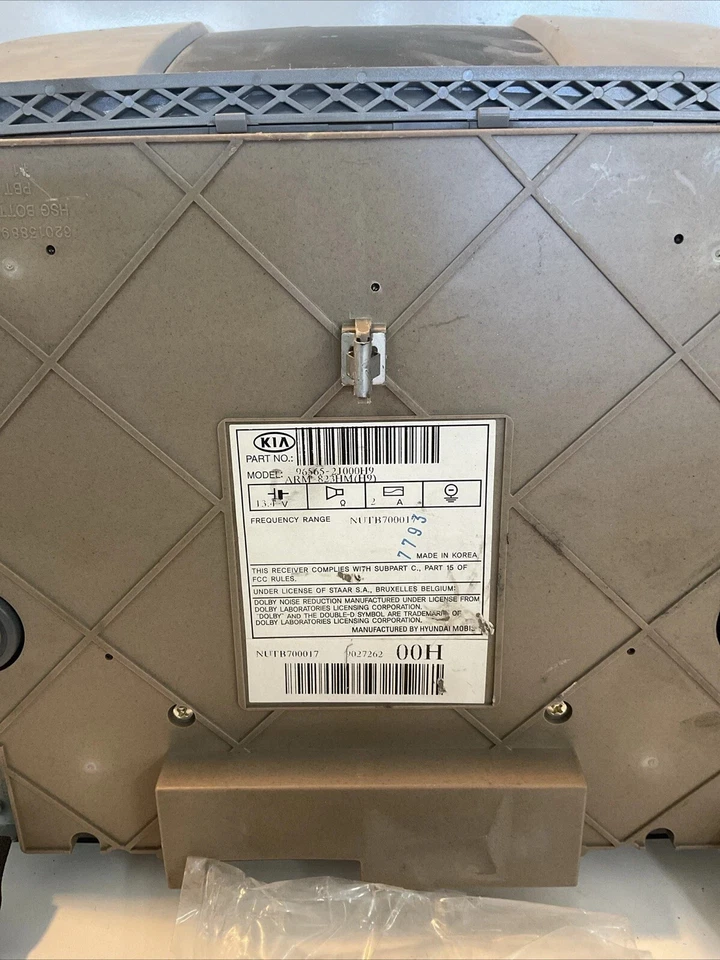 96565-2J000H9 OEM 2009 Kia Borrego pantalla de entretenimiento trasera B-2 Foto 4 de 4