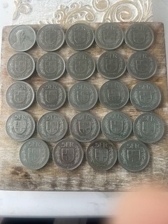Lot de 106 pièces de monnaie 218 Franc Suisse
