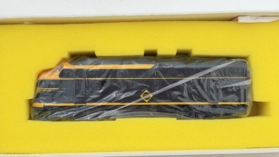 Oriental Limited HO EMD F3B 1500 HP Phase II Loco Painted ERIE