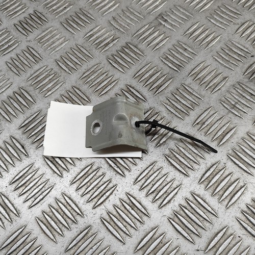 VW Golf MK7 5G1, BQ1, BE1, BE2 vorne linker Kotflügelhalter 5G0809471 31035275