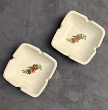 Vintage Haeger USA 925 Ceramic Ashtrays Pair Holly Bow Christmas Holiday Decor