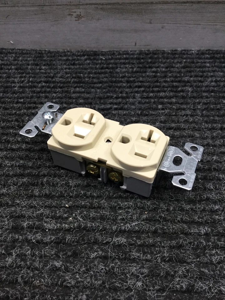 Receptáculo dúplex de cobre flecha/duro 5362V marfil - nuevo en caja Foto 2 de 4