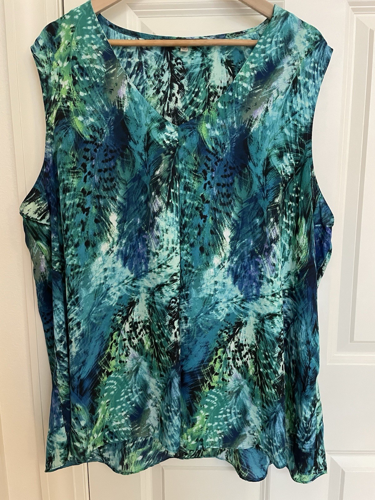 Rose+Olive Women's 3X Blue/Green Sleeveless V-Neck Flowy Tank Top Peacock Resort