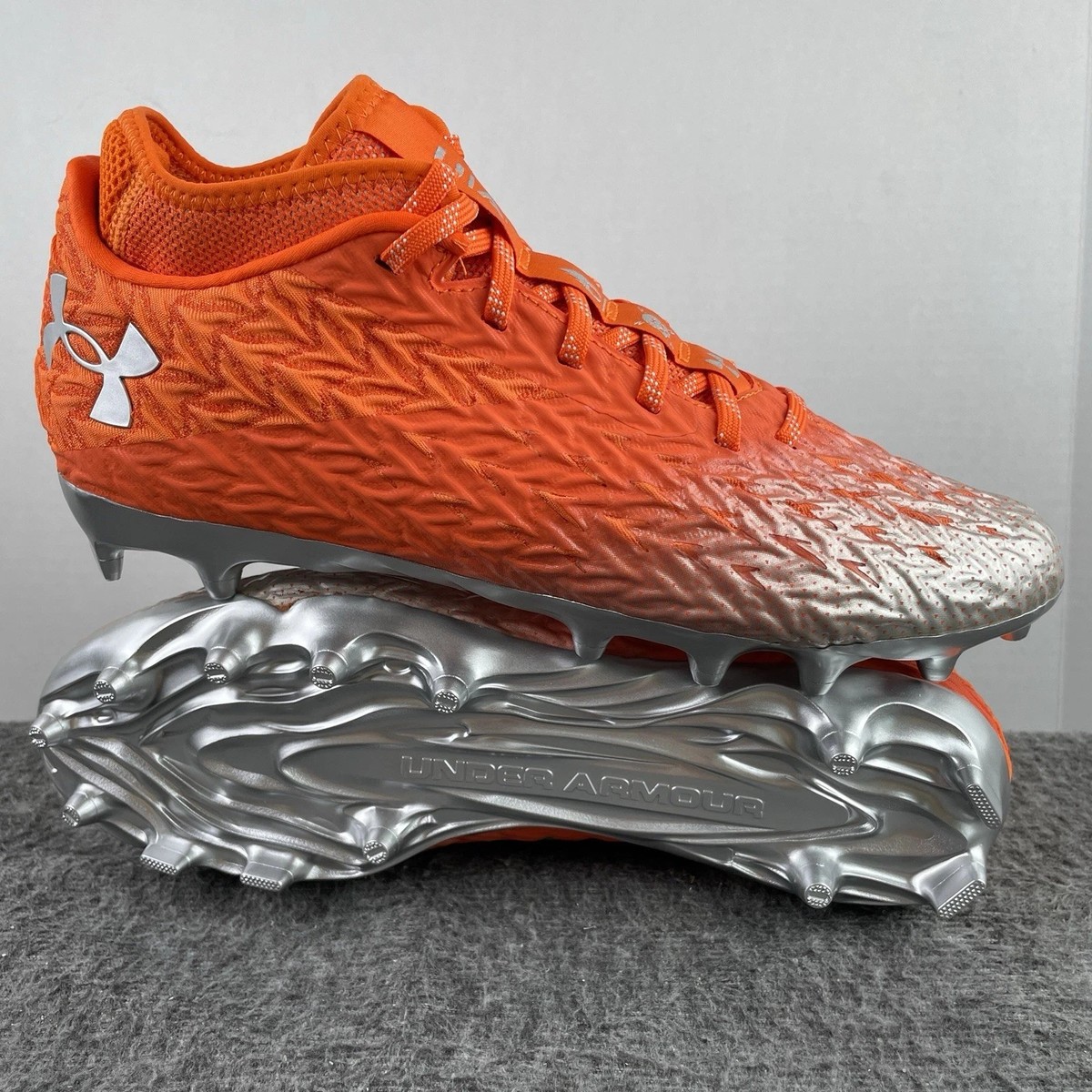 Under Armour Spotlight Metallic Men’s Football Cleats Amazon.com | UNDE UA Spotlight Fr - 3026339-001 Black-White  main image 2