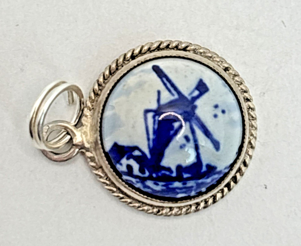 Vintage .925 STERLING SILVER 3D 