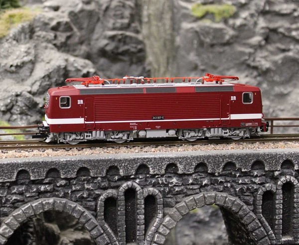 Piko 47816 TT Elektrolokomotive BR 243 DR IV - Neu - OVP-image