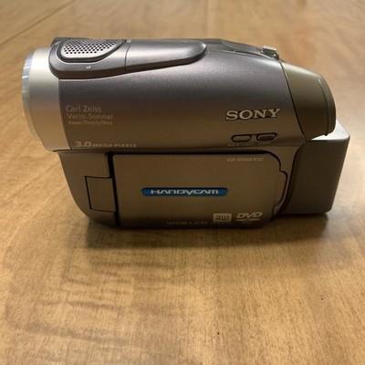 Sony Handycam DCR-DVD203 Nightshot Plus With Case and Charging