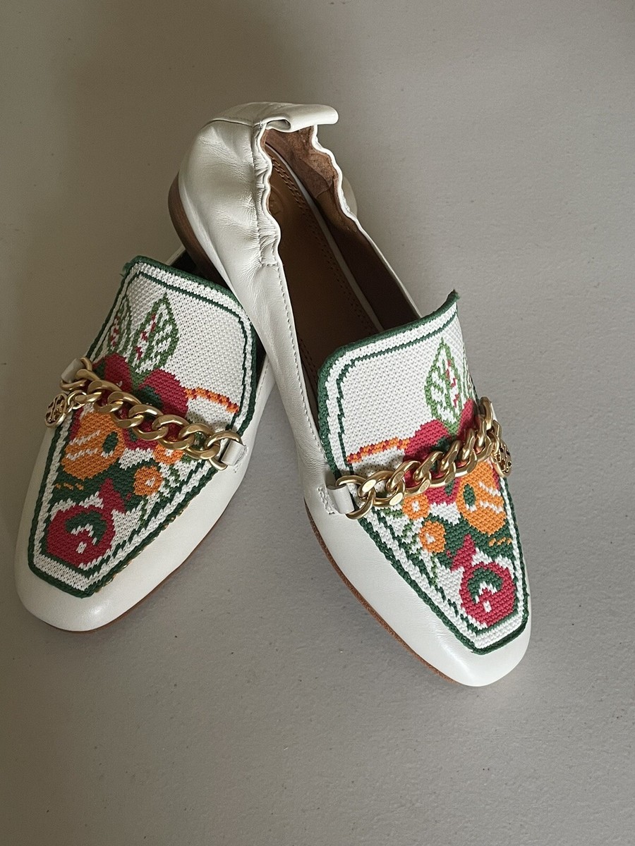 Sale!!国内発送☆Tory Burch TORY MINI BENTON CHARM ローファー TORY BURCH MINI BENTON CHARM LEATHER LOAFER IN NEW IVORY