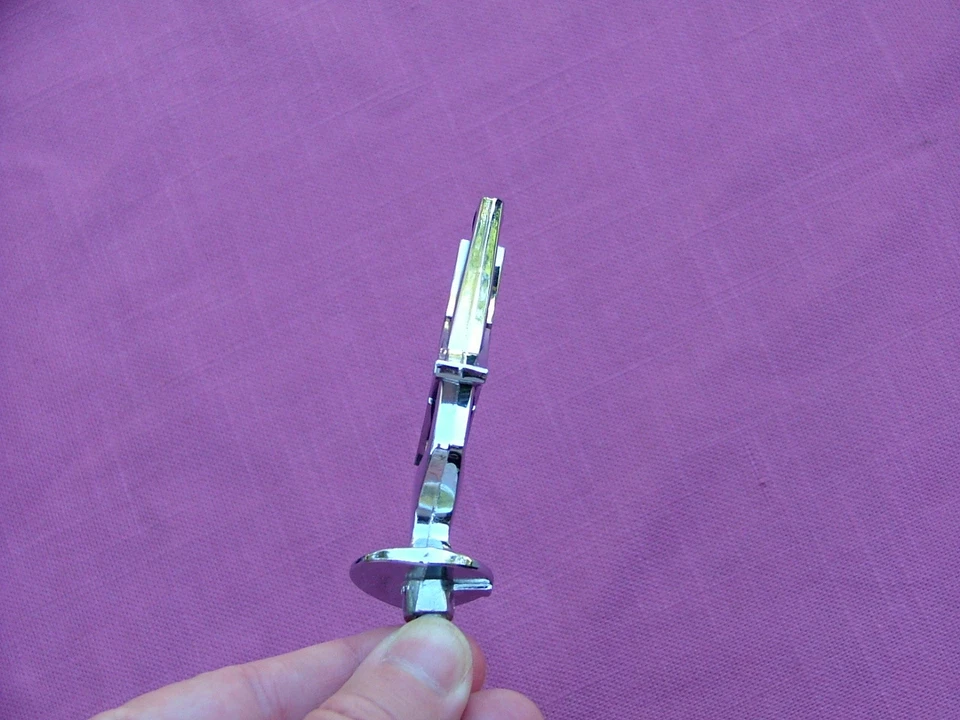 1963 Dodge 880 hood ornament, NOS! 2417499 - Image 3 of 4