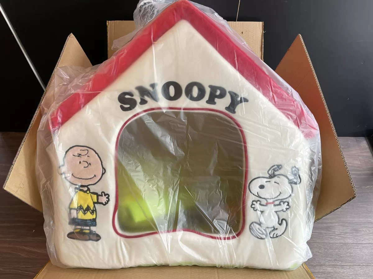 Snoopy dog house for cheap sale