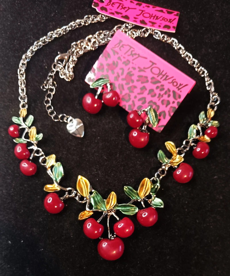 Dulce Rojo CHERRY Hoja Flor Gargantilla Betsey Johnson Esmalte Collar Pendientes CONJUNTO Foto 3 de 4