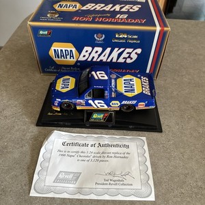 Ron Hornaday #16 NAPA 1998 Revell Collection 1/24 NASCAR Diecast