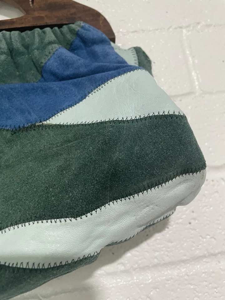 Bolso de mano de gamuza con marco de madera sin marca hecho en la India único Foto 4 de 4