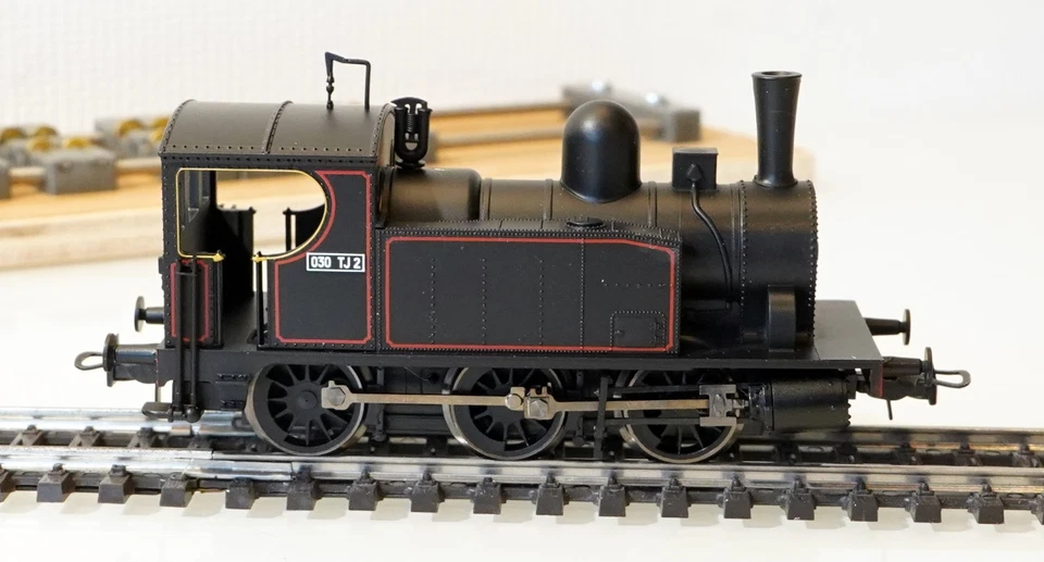 JOUEF HJ 2175 ECHELLE HO 1/87 SNCF LOCOMOTIVE VAPEUR 030 TJ 2 + BOITE - Photo 3/4