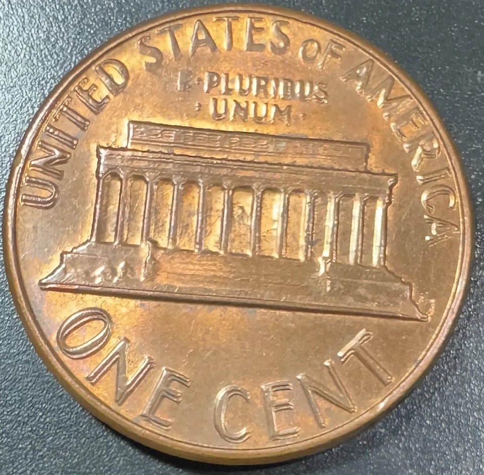 1983 Lincoln Cent. MASSIVE  DOUBLING REVERSE. ERROR COIN - Image 2 of 4
