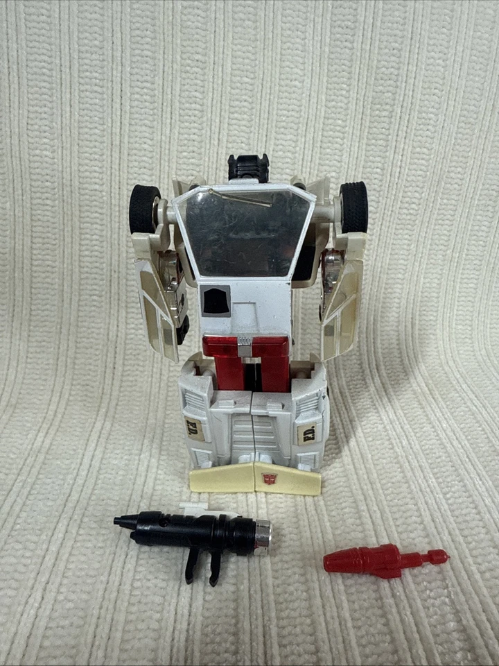 Vintage G1 Transformers Red Alert Fire Chief Figure Hasbro 1985 - Image 4 of 4