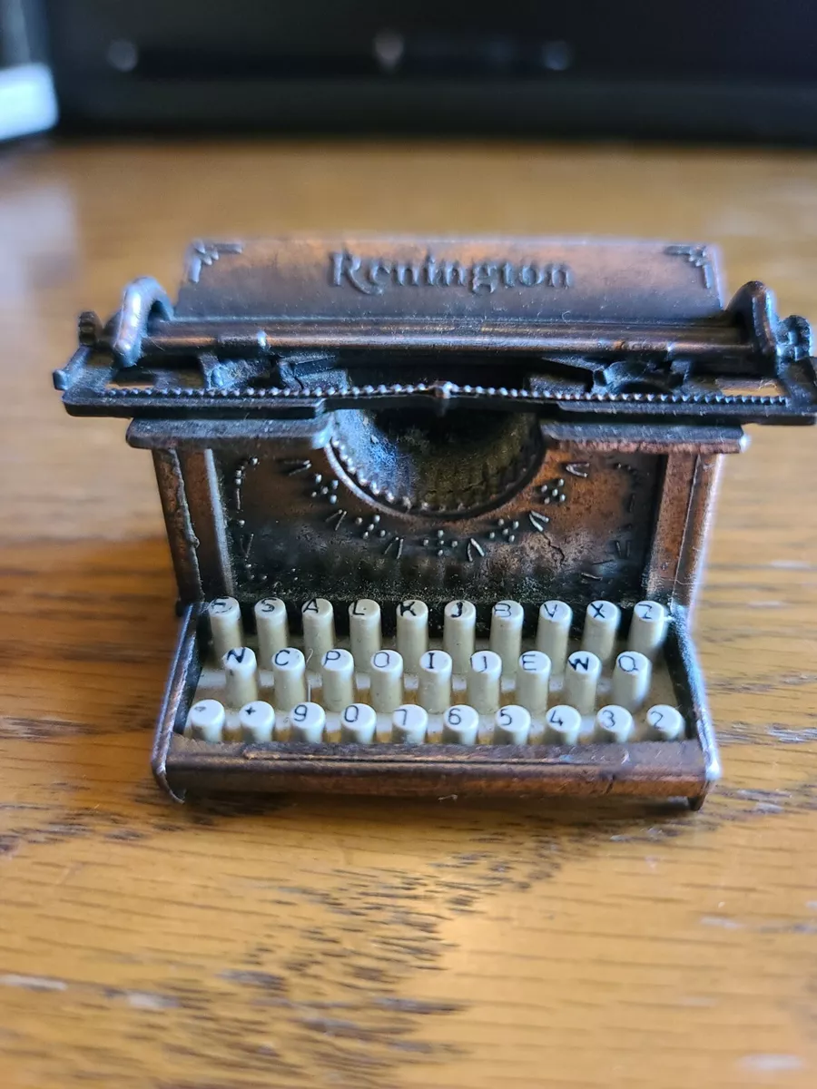 Vintage Die Cast Mini Typewriter Pencil Sharpener 