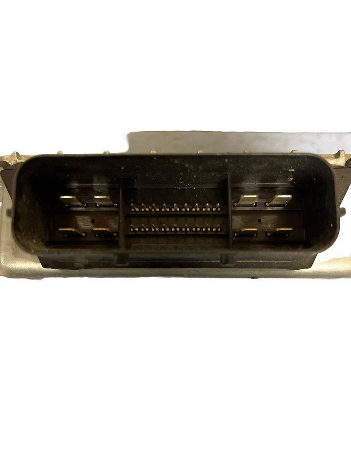 Módulo de control de válvulas Infiniti Q60 2014 Foto 2 de 3