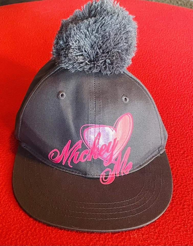 Girls Disney Parks Mickey Hearts Me Gray & Pink Baseball Cap Pom-Pom Adjustable Foto 3 de 4