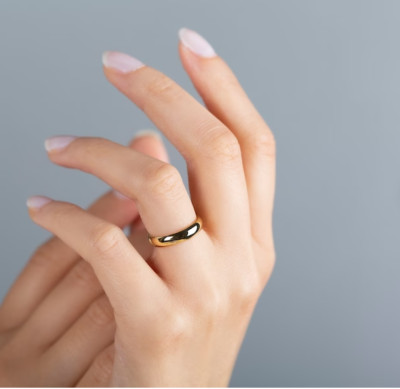 14 Karat Gelbgold Comfort Fit gewölbter Ehering 4 mm breit 1 Gramm