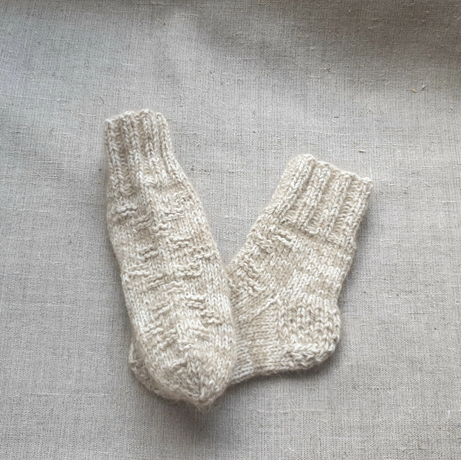 Knitted children Socks Material 100% sheep dog wool Foot length 15 cm