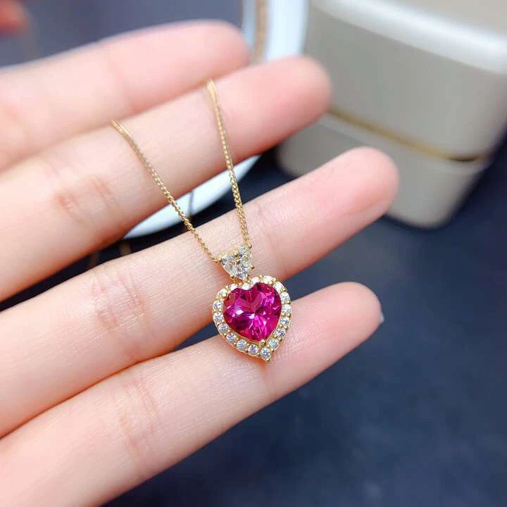 Lujoso conjunto de 3 piezas de piedras preciosas de corindón rojo para mujer niña corazón colgante anillo Foto 2 de 4