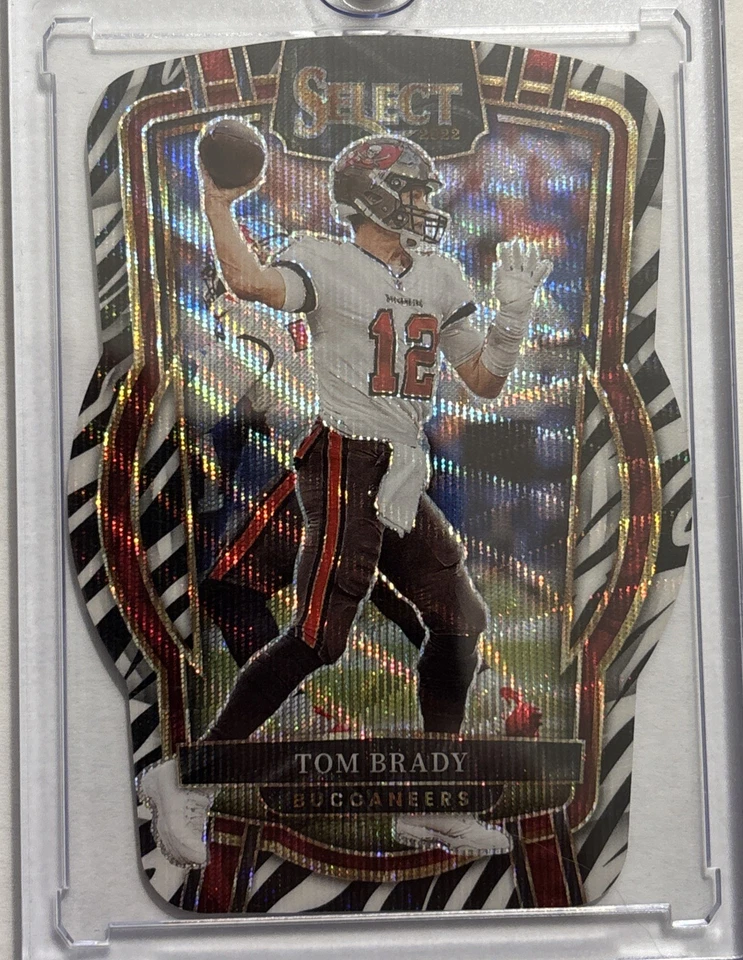 🔥2022 Panini Select - Club Level Tom Brady #207 Zebra Prizm Die-Cut🔥 - Image 2 of 4
