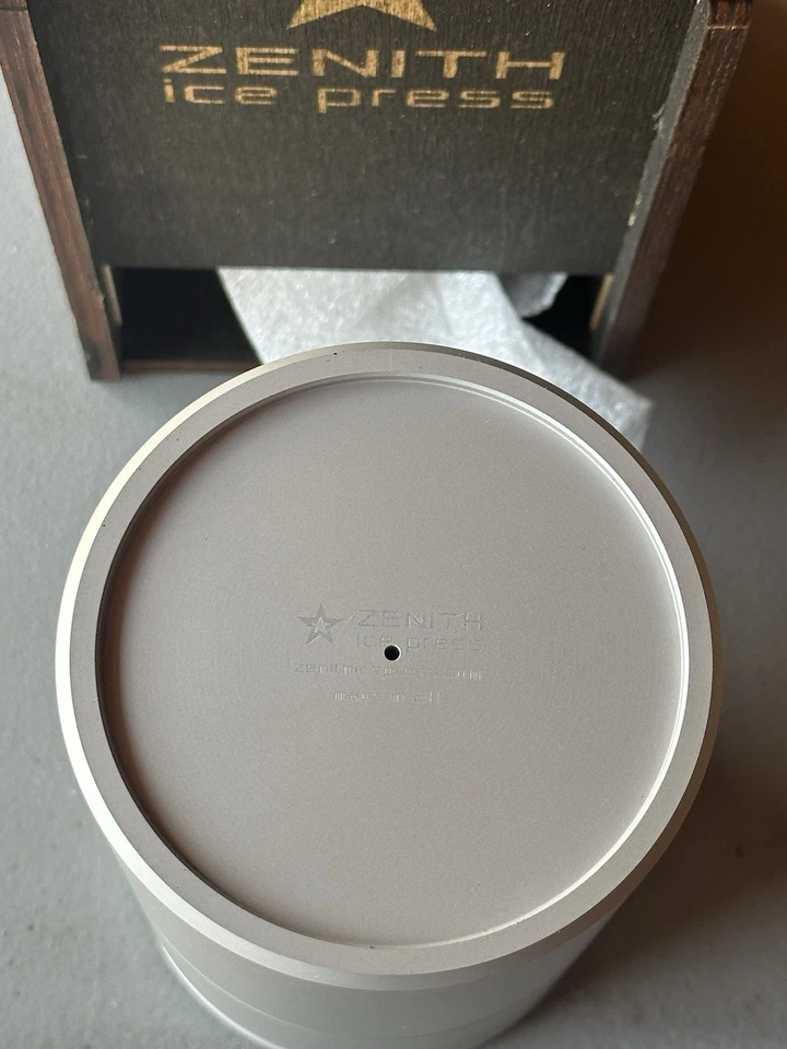 New Zenith ICE BALL PRESS For Perfect Cocktails. creating crystal-clear Sphere - Image 3 of 4