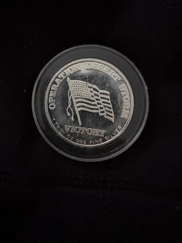 uncirculated 1 troy oz .999 silver round commemorating Desert Storm & US Marine