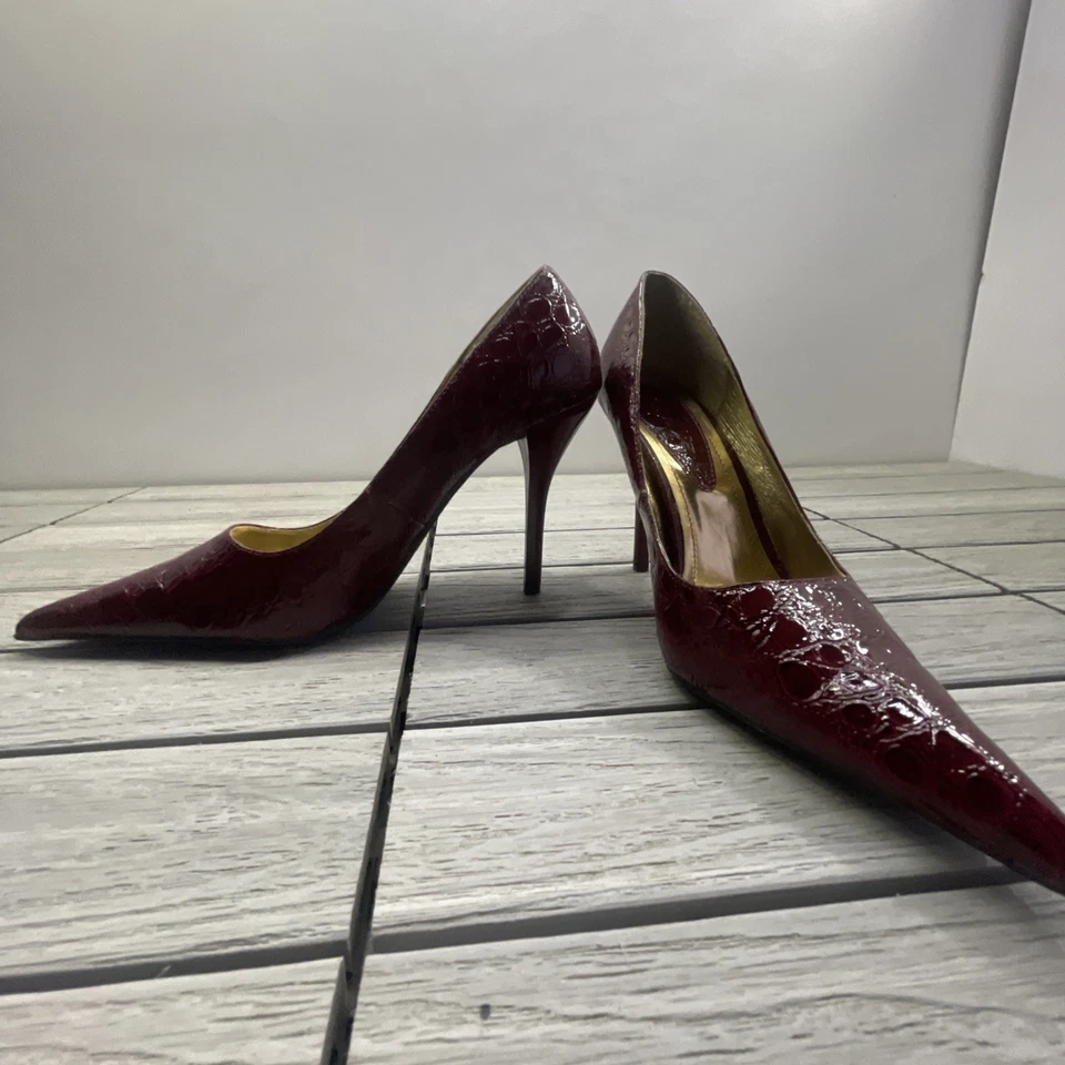 Ann Michelle burgundy gator patent leather pumps pointed toe size 9 - Image 2 of 4