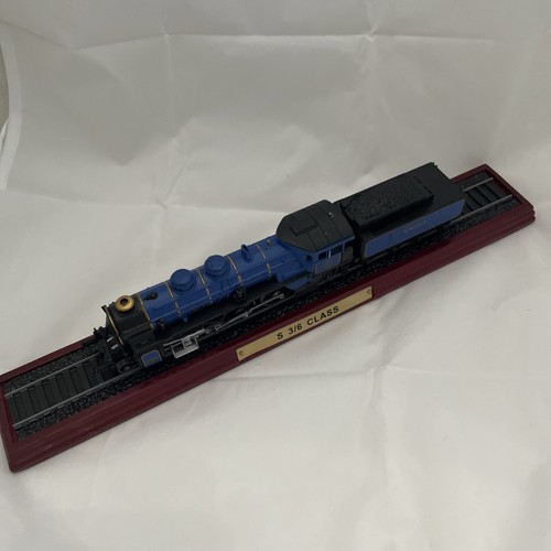Atlas Bayerische 3904012 S 3/6 1:100 Zug statisch Spur O Modell auf Sockel  | Zustand: New