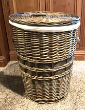 Vtg Brown Wicker Woven Laundry Hamper w/Lid & Liner Clothes Basket 20" x 15"