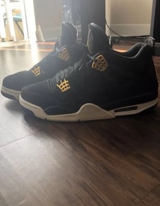 royalty 4s price