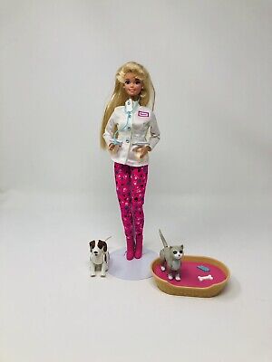 Boneca Barbie quero ser Veterinária