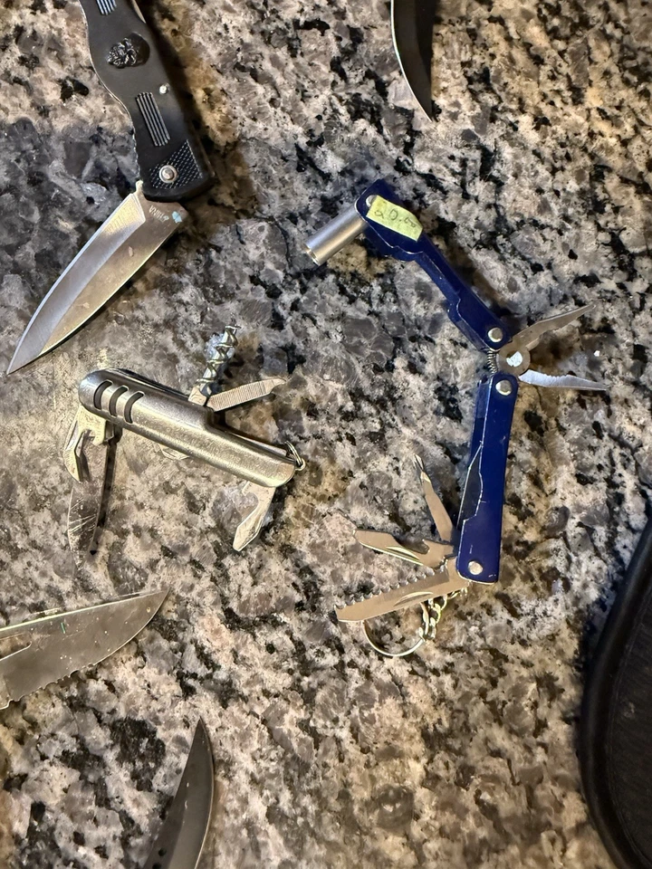 Lot Of 21 Pocket Knife Tactical Camping Survival Tool EDC Folding Knives Collect - Image 3 of 4