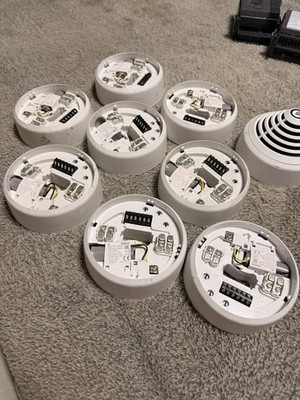 7xBosch FNM-420U-A-BSWH LSN-Akustische Signalgeber/Sirenensockel inkl. Abdeckung