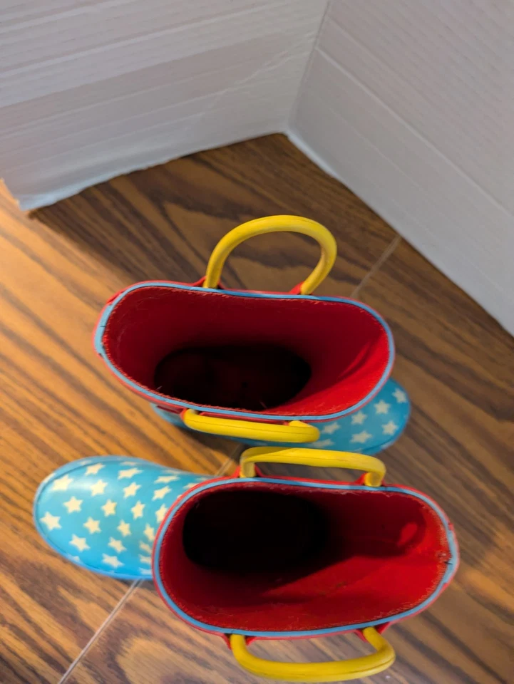 Botas de goma para niños Wonder Woman usadas talla 10. Foto 4 de 4