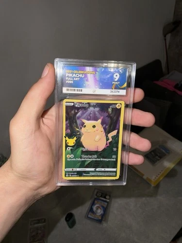 Pokémon Pikachu TCG 005/025 Celebrations 25th Anniversary Ace 9