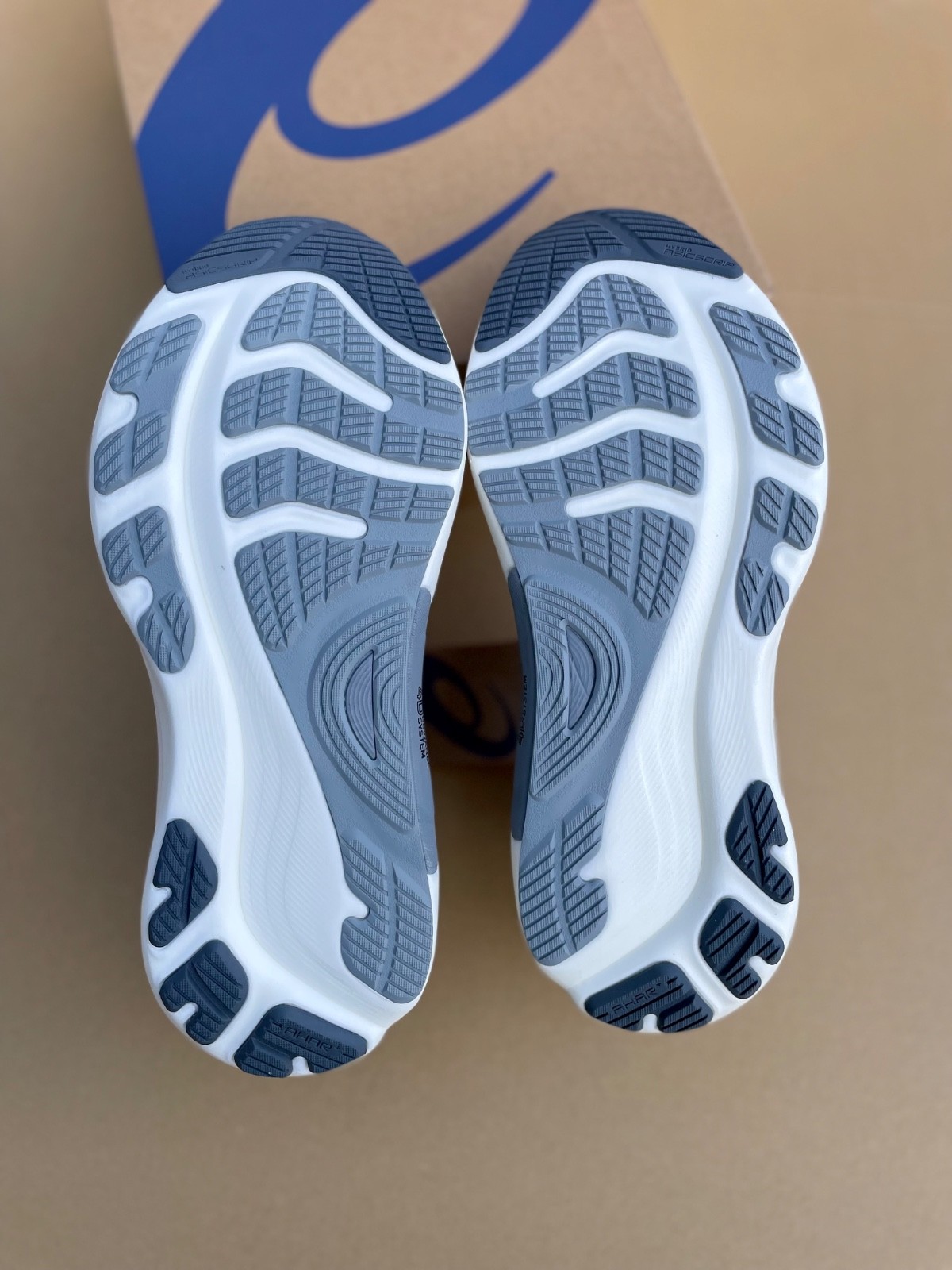 Men's ASICS Gel Kayano 32 Size 9.5D Gravel Citron Running Shoe New With Box thumbnail 4