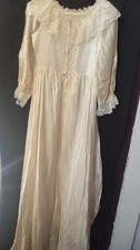 Vintage Ivory Long Sleeve Lace Wedding Dress with Lace Trim Elegant Bridal Gown