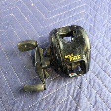 ABU GARCIA  BAITCAST BLACK MAX 3BB FISHING RE...