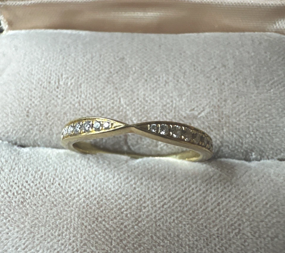 Ring,Gg 750 mit 14 Diamanten, 0,14 Karat, 2,5 mm Ringschiene, Gr. 54, 2,67 Gramm