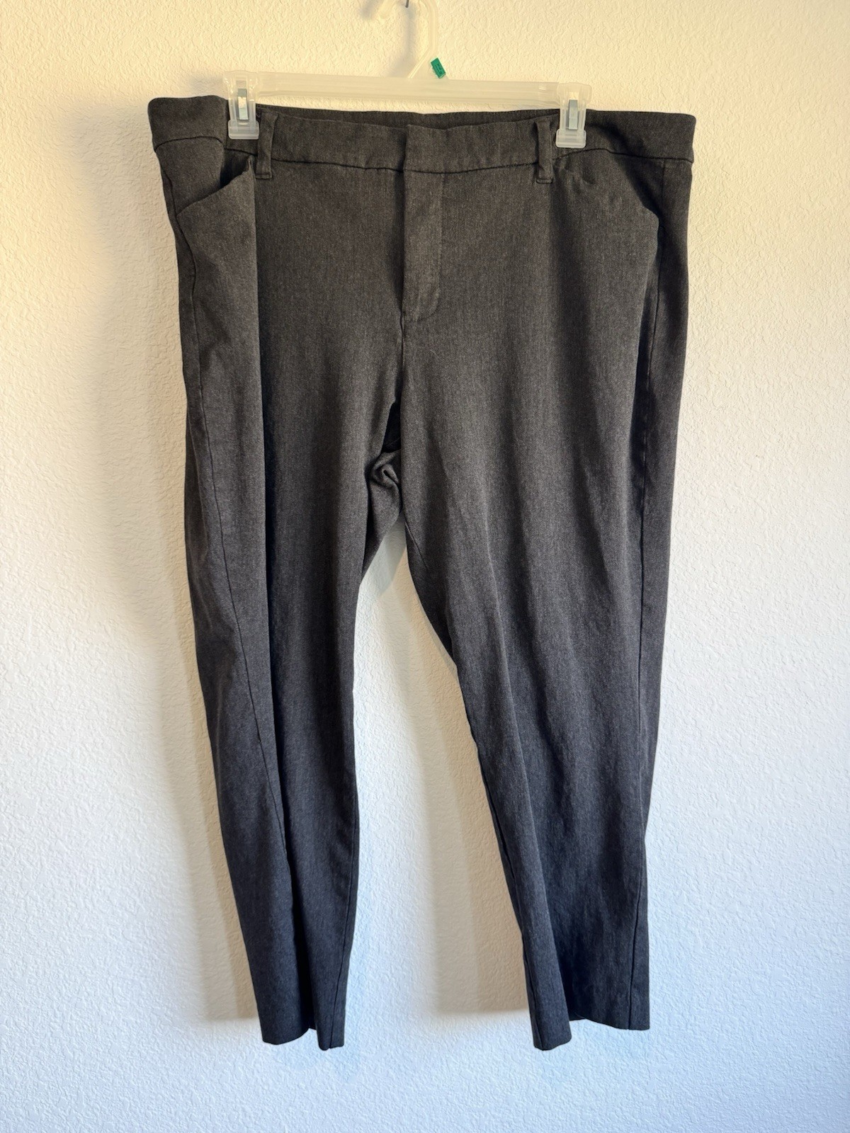 Old Navy Women's Solid Gray Pixie Pant Never Fade… - image 2