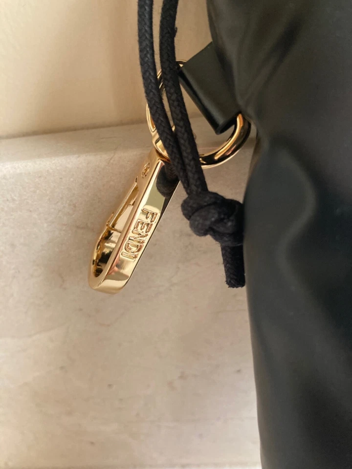 Óculos de sol Fendi Roma estojo preto estojo macio bolsa pano autêntico - Imagem 4 de 4