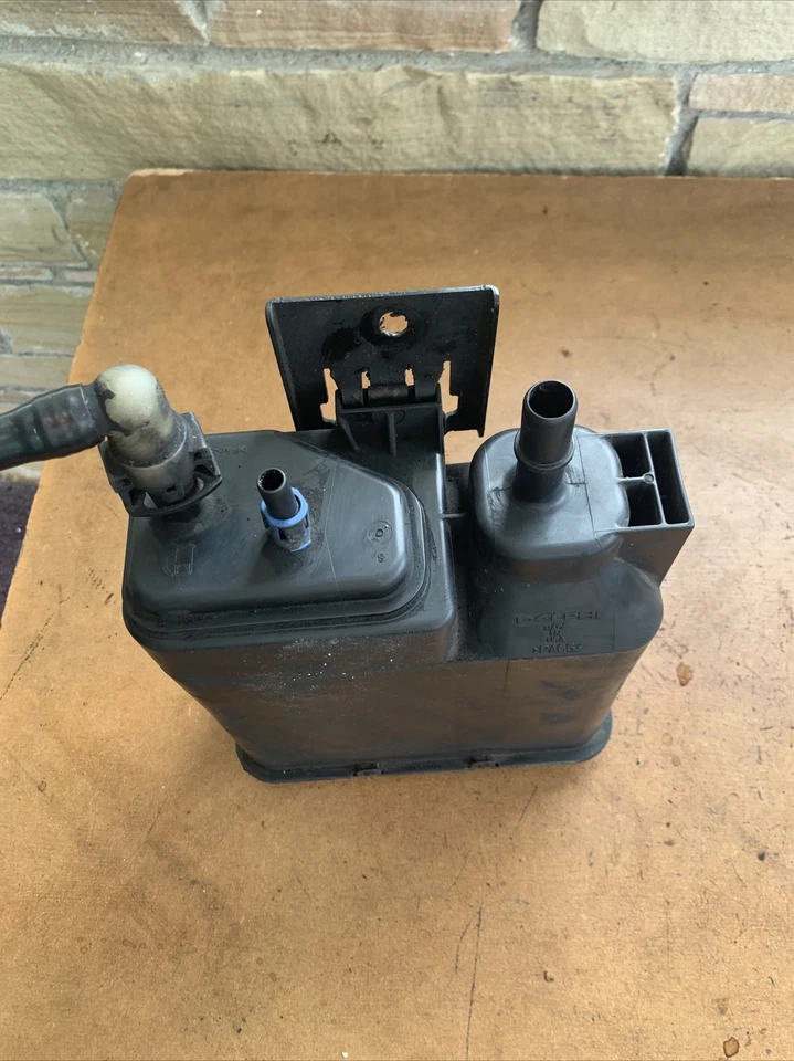 04-16 SILVERADO / SIERRA 1500 2500HD 3500HD VAPOR CANISTER 15137021 OEM - Image 4 of 4