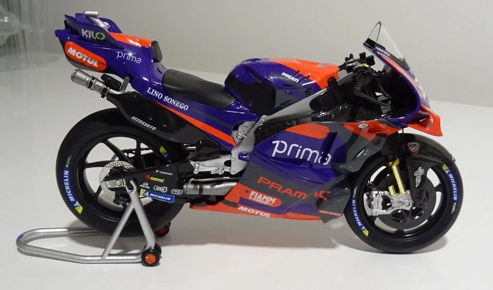 Ducati GP24 Franco Morbidelli #21 Prima Pramac Racing Kilo Works 1/12 - Immagine 3 di 4