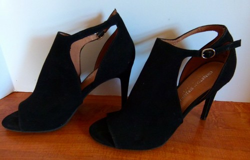 Christian Siriano Black Suede High Heels Sz 8 Womens Ladies Open toe WORN ONCE! - Picture 3 of 9